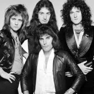 Timeline: Albums Queen