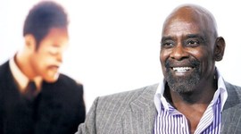 Timeline: El éxito de Chris Gardner