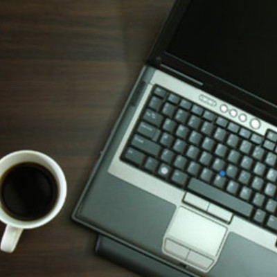 Timeline: O processo histórico da educação a distância: Do macro ao micro.