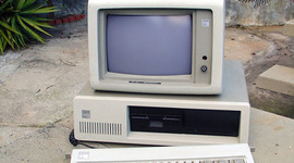 Timeline: Historia del computador, internet y primera experiencia con un computador