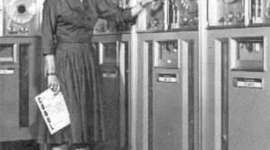 Timeline: GENERACIONES DE LAS COMPUTADORAS Y LA HISTORIA DEL INTERNET