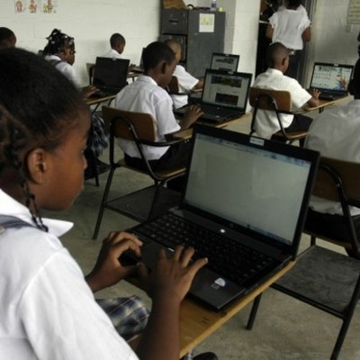 Timeline: Hitorial de (la computadora & Del Internet)