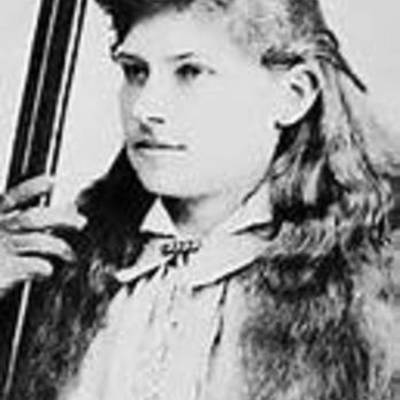 Timeline: Annie Oakley