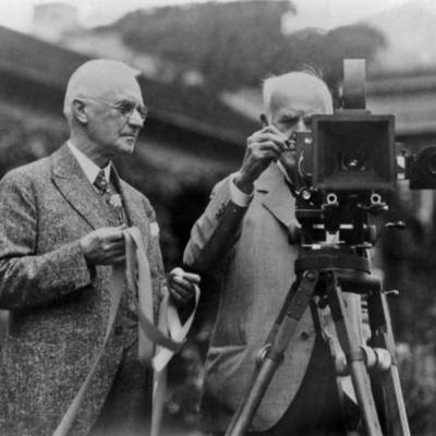 Timeline: Les inventions en relation avec la photographie. Angélika Thibault et Margaux Vigo