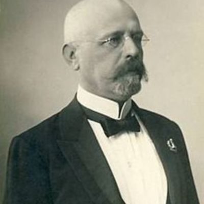 Timeline: Füüsika tähtsündmused Jaan Poska sünnist surmani