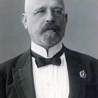 Timeline: Füüsika ajalugu.