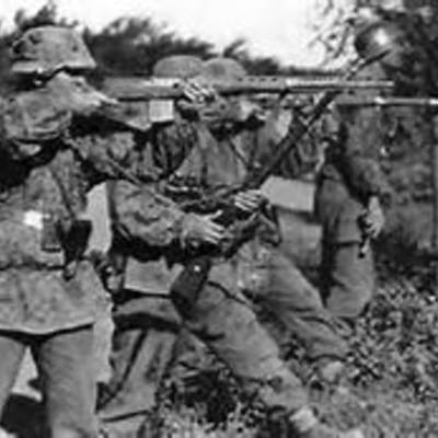 Timeline: storm cloud gathers(WWII) Roeder