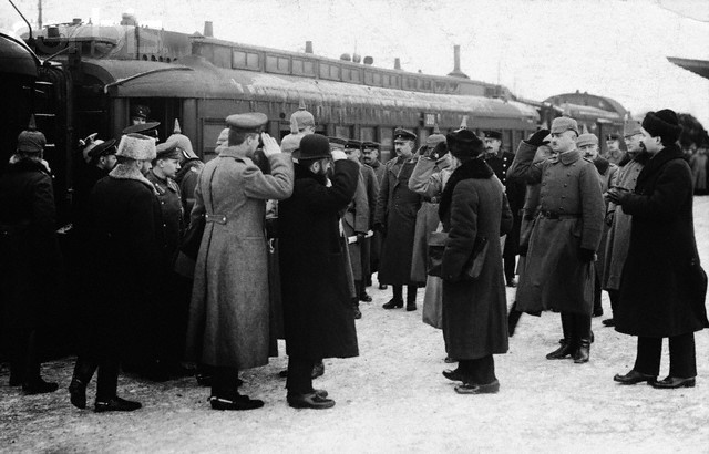 Første verdenskrig, russiske revolution, Versailles-freden og nazismen