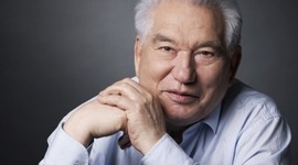 Timeline: Чингиз Айтматов