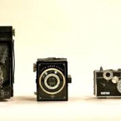 Timeline: HISTORY OF PHOTOGRAPHY