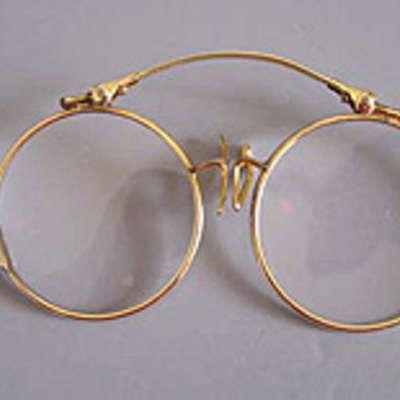 Timeline: The Eyeglasses