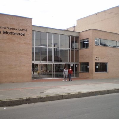 Timeline: FORMACIÓN EN EL CONTEXTO DE LA EDUCACIÓN INSTITUCIONAL