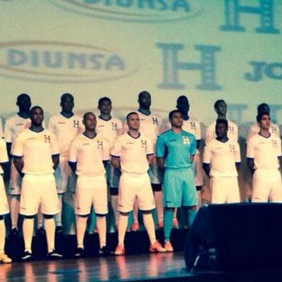 Timeline: Las mundialistas camisetas de la H