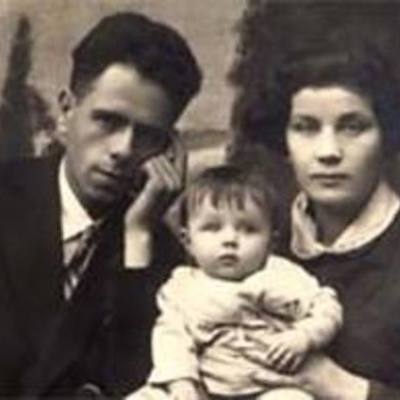 Timeline: Chaya Gritz