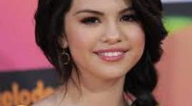 Timeline: La Vida de Selena Gomez