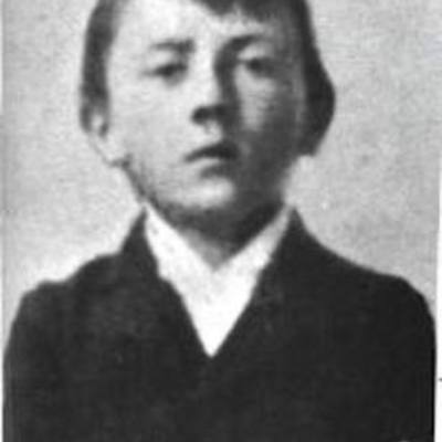 Timeline: hitler childhood