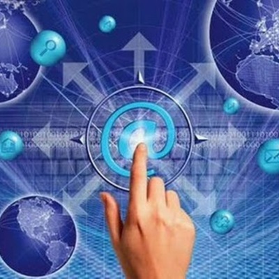 Timeline: Educação e Mídia: Uma Relação Delicada