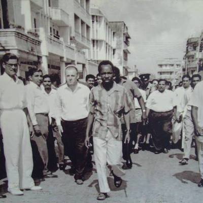 Timeline: Mwalimu Julius Kambarage Nyerere akipita kukagua maduka