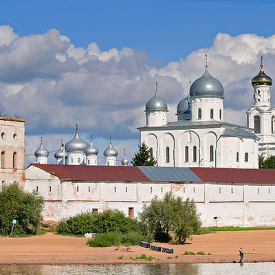 Timeline: Свя́то-Ю́рьев монасты́рь