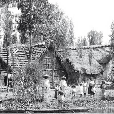Timeline: Las obras hidráulicas en las épocas prehispánica y colonialEntre los almacenes subterráneos domésticos demayor antigüedad en el área se encuentran los de SanJosé Mogote (1000 a.C.) y Tierras Largas (1000-900