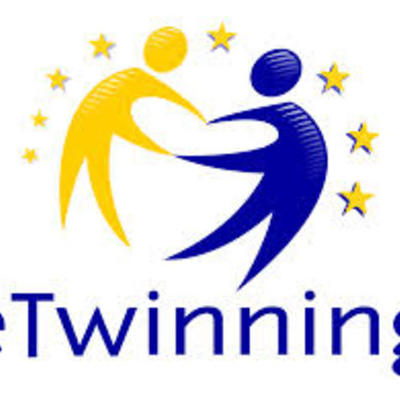 Timeline: Proyecto E-Twinning sobre publicidad