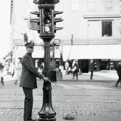 Timeline: Industrial Revolution Bronze-Traffic light