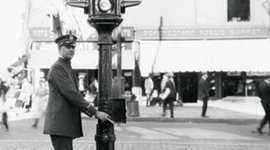 Timeline: Industrial Revolution Bronze-Traffic light