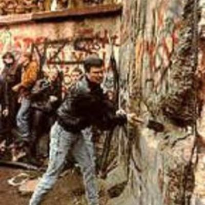 Timeline: The End of the Cold War