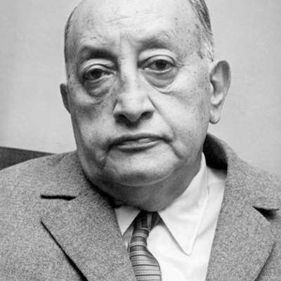 Timeline: Biografía de Miguel Angel Asturias