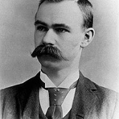 Timeline: En 1884 Herman Hollerith creó la máquina automática de tarjetas perforadas, siendo nombrado así el primer ingeniero estadístico de la historia. En esta época, los censos se realizaban de forma manual.