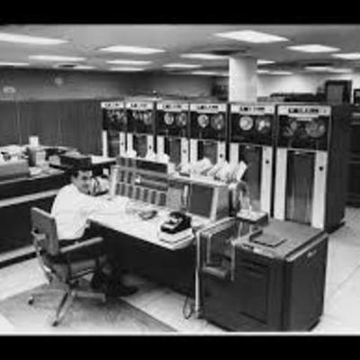 Timeline: Ejemplo en clase historia y evolución de los computadores