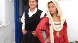 Timeline: Παραδοσιακές φορεσιές της Πάρου