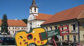 Timeline: Folkové prázdniny  2014