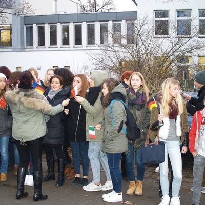 Timeline: BÜCHER KÖNNEN BRÜCKEN  BAUEN