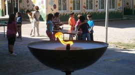 Timeline: LES OLIMPIADES A L'ESCOLA JOSEP GRAS