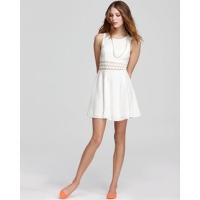 Timeline: La Historia de Los vestidos