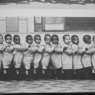 Timeline: L´évolution de l' enfance