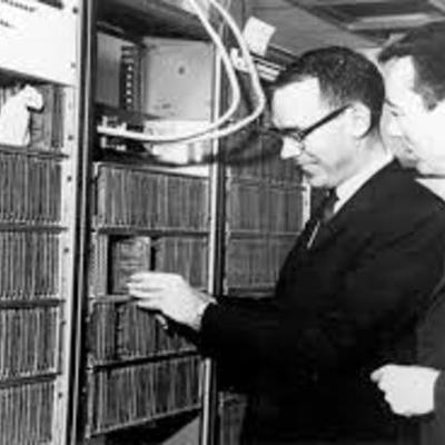 Timeline: computer pioneers