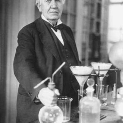 Timeline: The Life of Thomas Edison  by Rawan and Landon