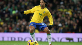 Timeline: Король футбола. Рональдиньо