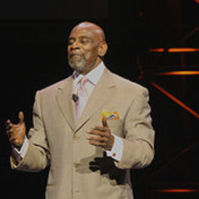 Timeline: La Vida De Chris Gardner