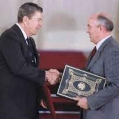 Timeline: End of Cold War  (Annie and Gracie)