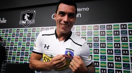 Timeline: Esteban Paredes y sus 102 goles por Colo Colo