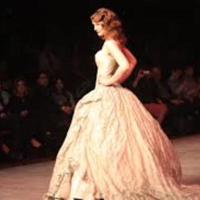 Timeline: Den sidste balkjole