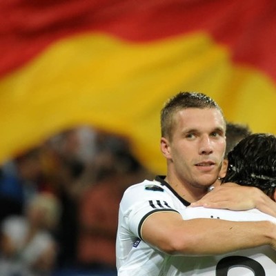 Timeline: Lu Lu Lukas Podolski