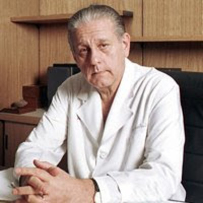Timeline: DR. RENÉ FAVALORO: UNA VIDA DEDICADA A LA MEDICINA...