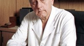 Timeline: DR. RENÉ FAVALORO: UNA VIDA DEDICADA A LA MEDICINA...