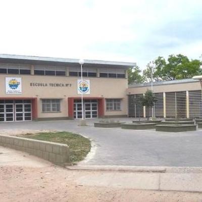 Timeline: Implementación de las Tic en la Esc. Téc. N° 7