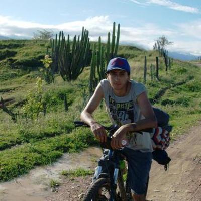 Timeline: Biografia de Yair.