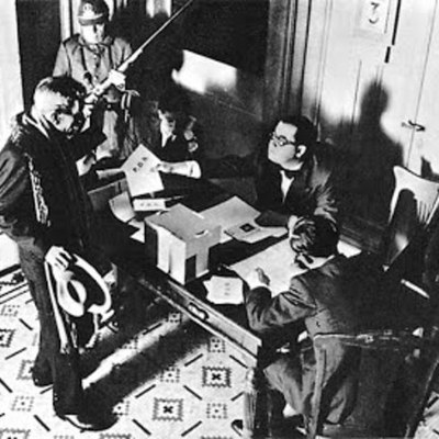 Timeline: Crisis económica, golpe y fraude. (1930-1945)